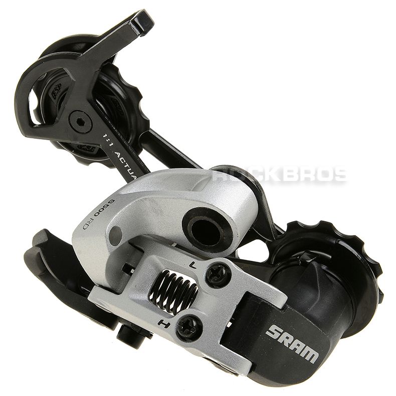 http://i572.photobucket.com/albums/ss163/zljoyce/Shifter%20and%20Derailleur/_DSC2222-_zps0f425873.jpg