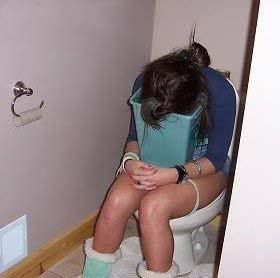 drunk_girl_puking_shitting.jpg